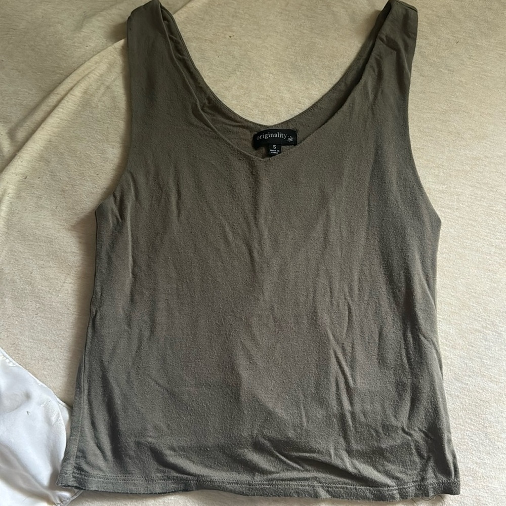 Originality Shirt size Small